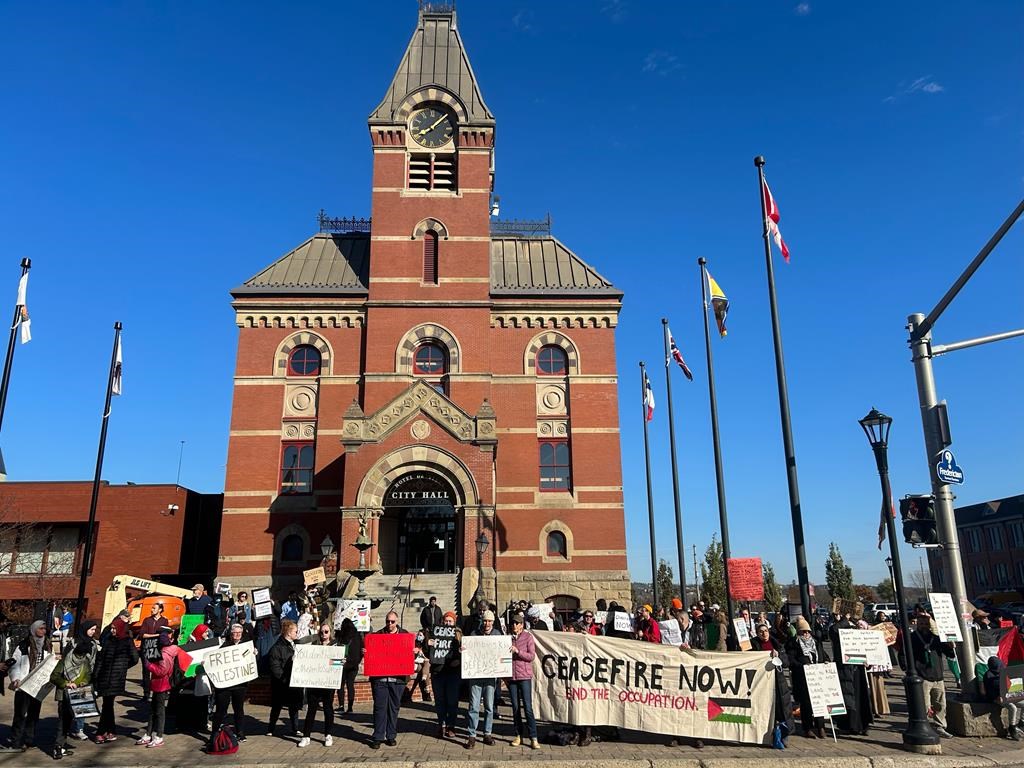 Des manifestants prennent la rue partout au Canada en soutien à la population de Gaza