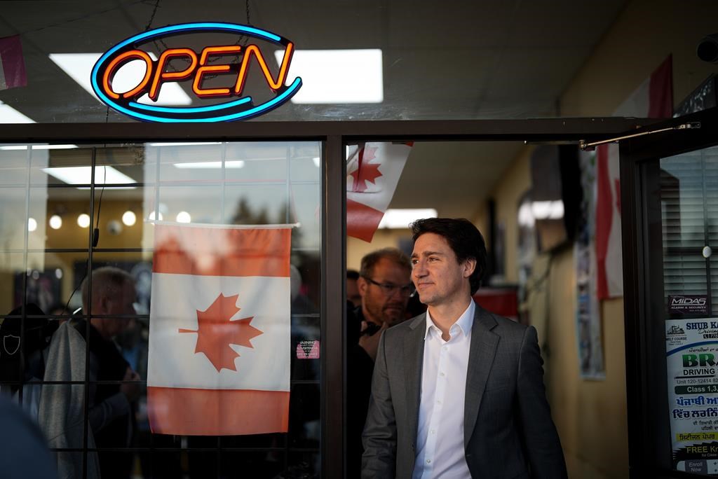 Manifestation à Vancouver: 100 policiers envoyés pour protéger Trudeau au restaurant