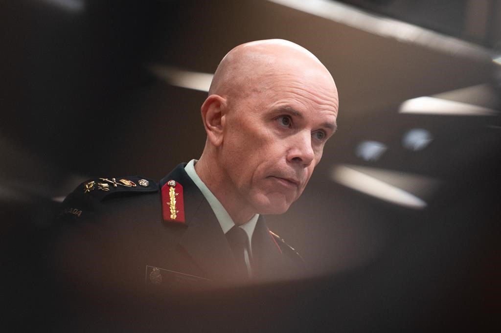 Les restrictions financières menacent les capacités de l'armée, dit le général Eyre