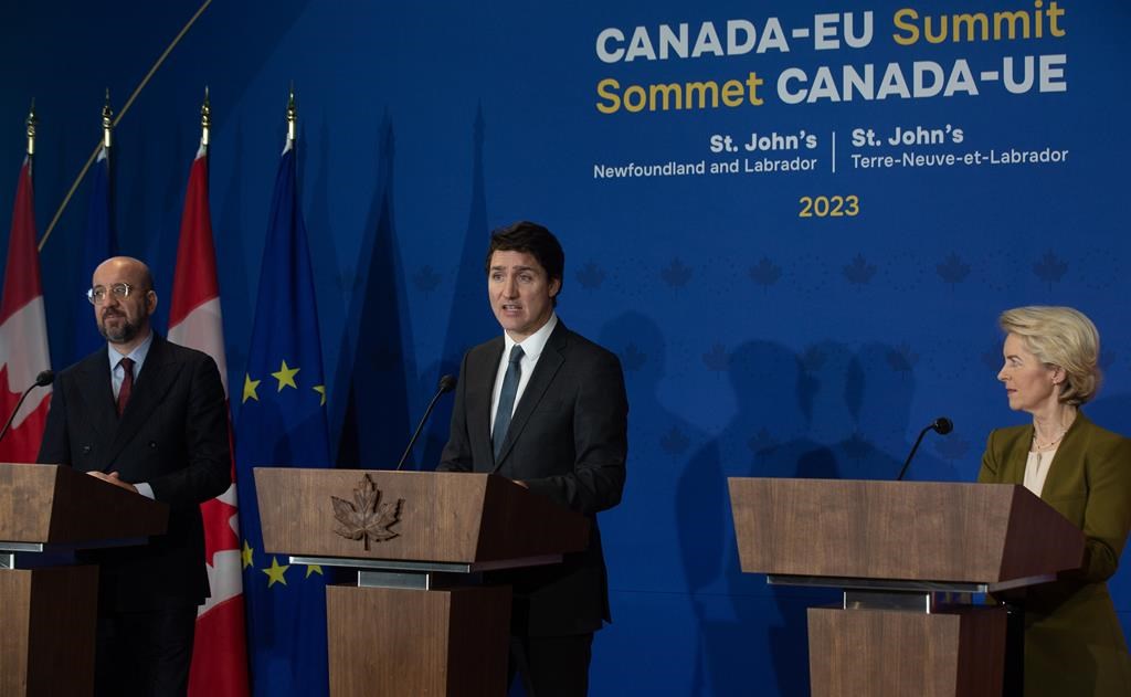 Poilievre «tourne le dos» à l'Ukraine comme «l'extrême droite», dit Trudeau