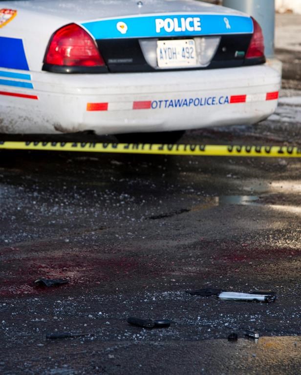 Chute de 4 adolescents dans une rivière à Ottawa: un est mort et un autre a disparu