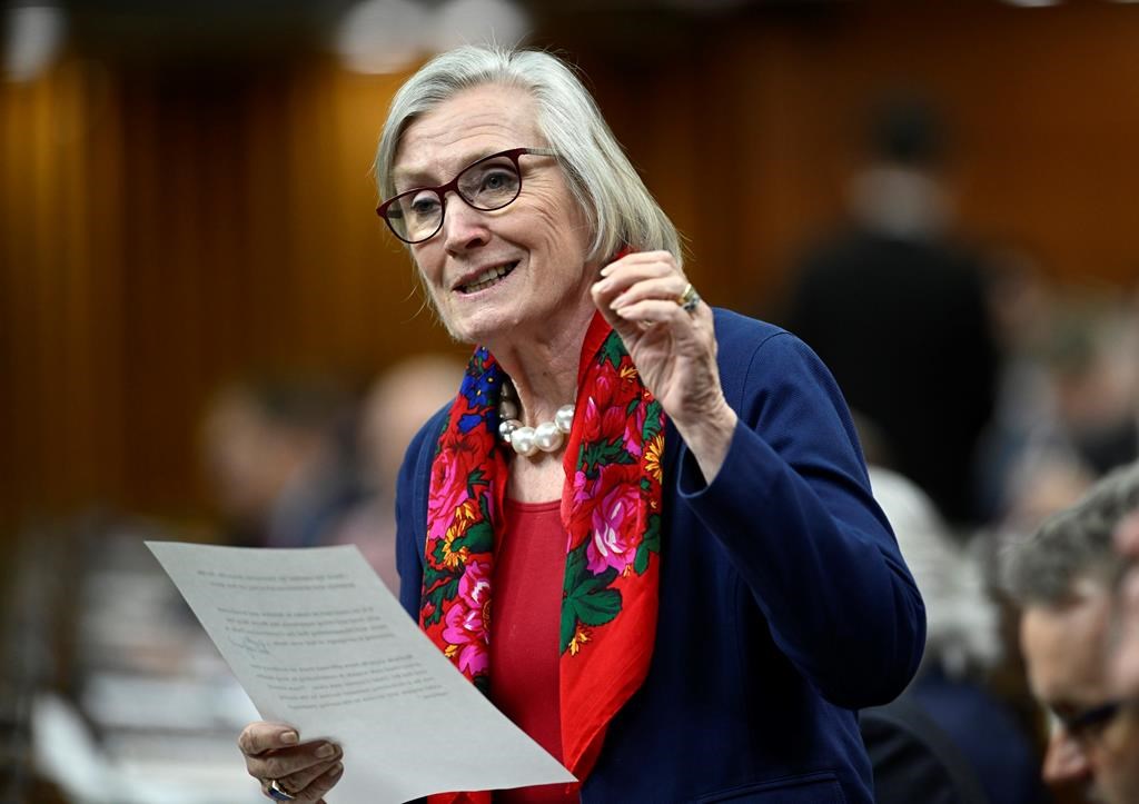 La députée libérale Carolyn Bennett prend sa retraite après 26 ans de service