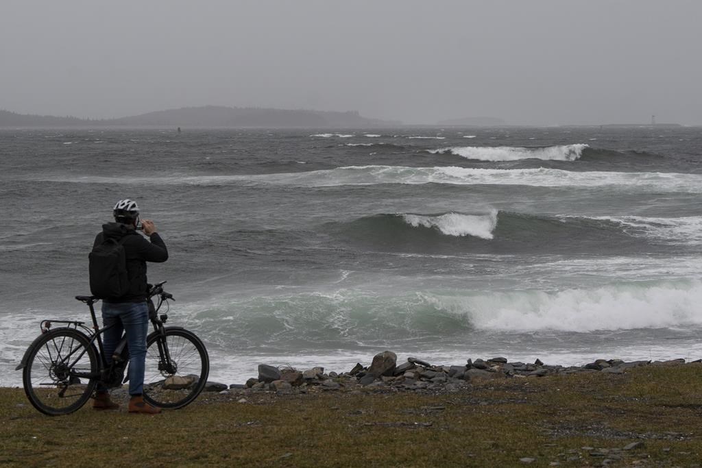 Des vents violents causent des pannes d'électricité dans les Maritimes