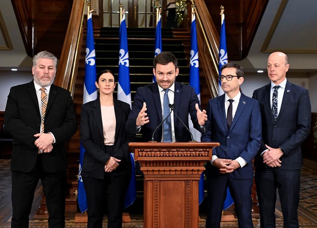 Les oppositions font leur bilan à Québec avant la pause de Noël