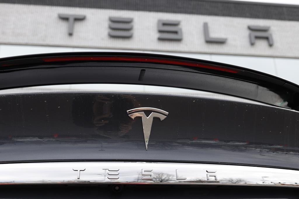 Tesla: rappel de plus de 2 millions de véhicules pour réparer un système automatique défectueux