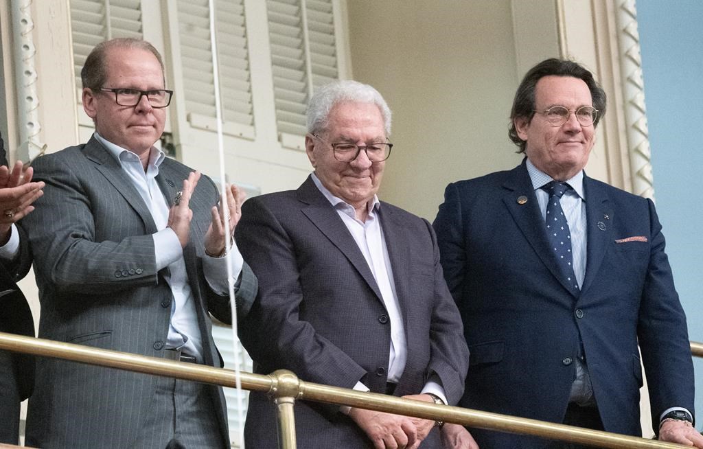Les champions de la coupe Grey sont honorés par l'Assemblée nationale