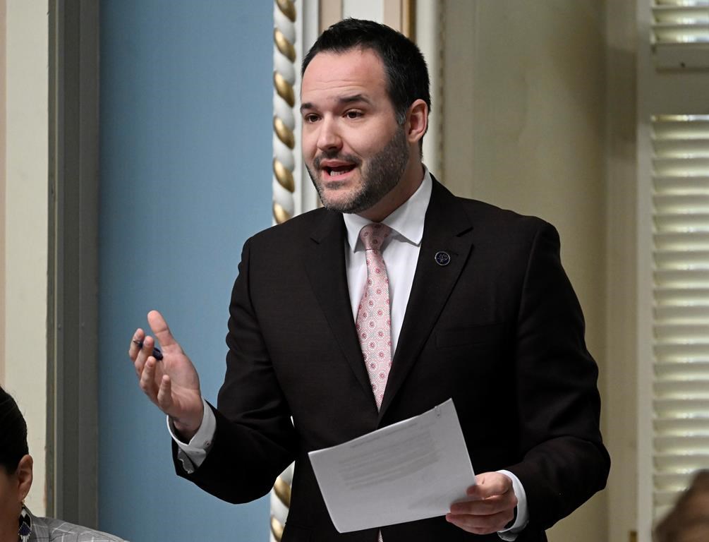 Crise des médias: le ministre Mathieu Lacombe prépare un plan d’aide