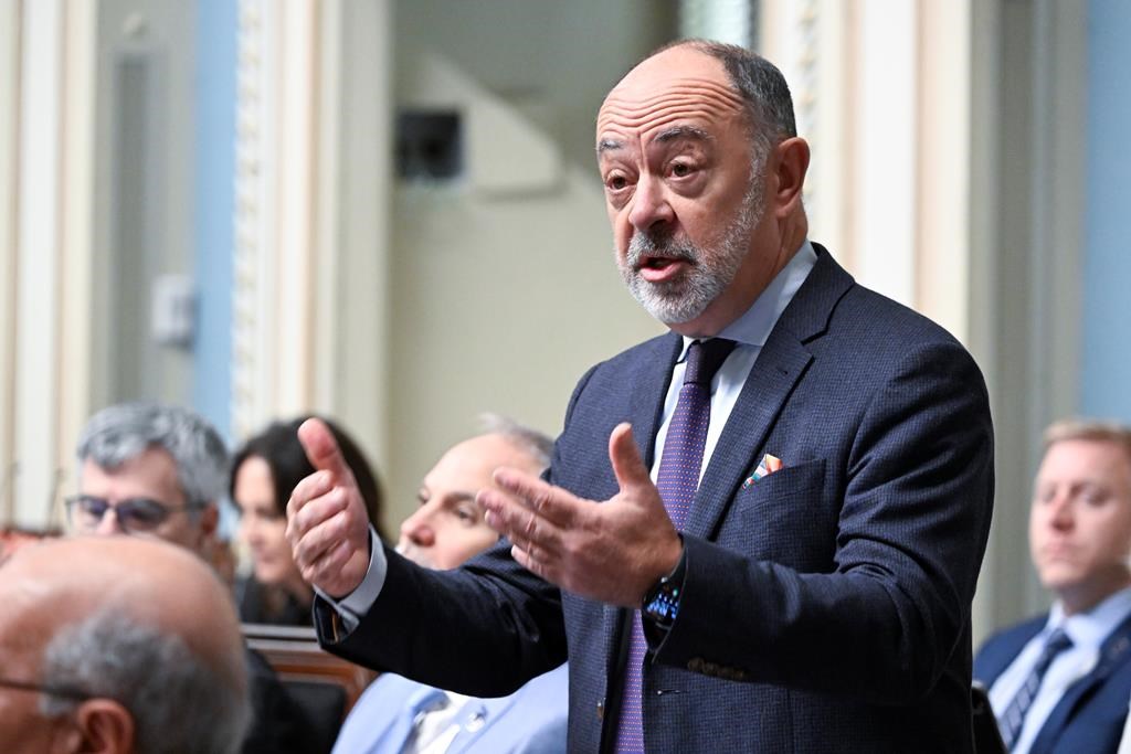 Salve de critiques contre l'adoption précipitée de la réforme Dubé