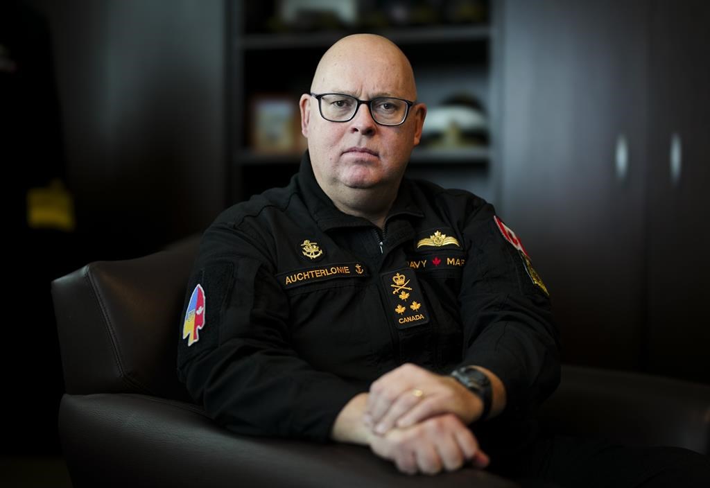 Les Canadiens sont «trop à l'aise», déplore un officier supérieur