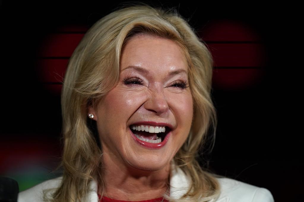 Bonnie Crombie est élue à la tête du Parti libéral de l'Ontario au troisième tour