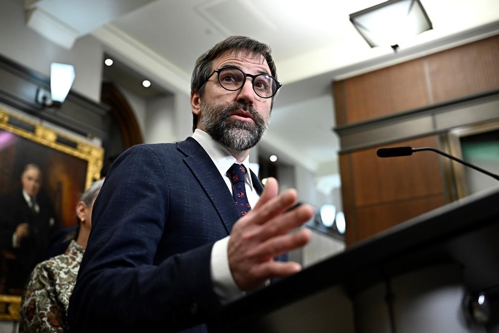 Ottawa déposera un cadre de plafonnement des émissions du secteur pétrolier et gazier