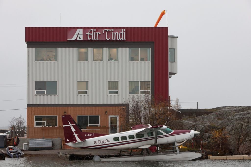 Dix personnes secourues après un accident d'avion dans les Territoires-du-Nord-Ouest