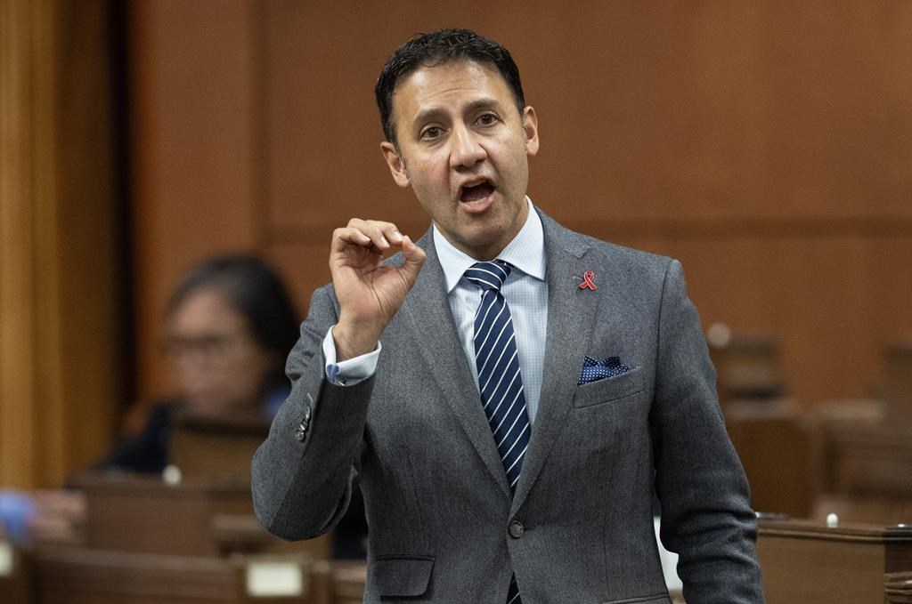 Le ministre de la Justice songe à légiférer sur la haine en ligne, mais reste évasif