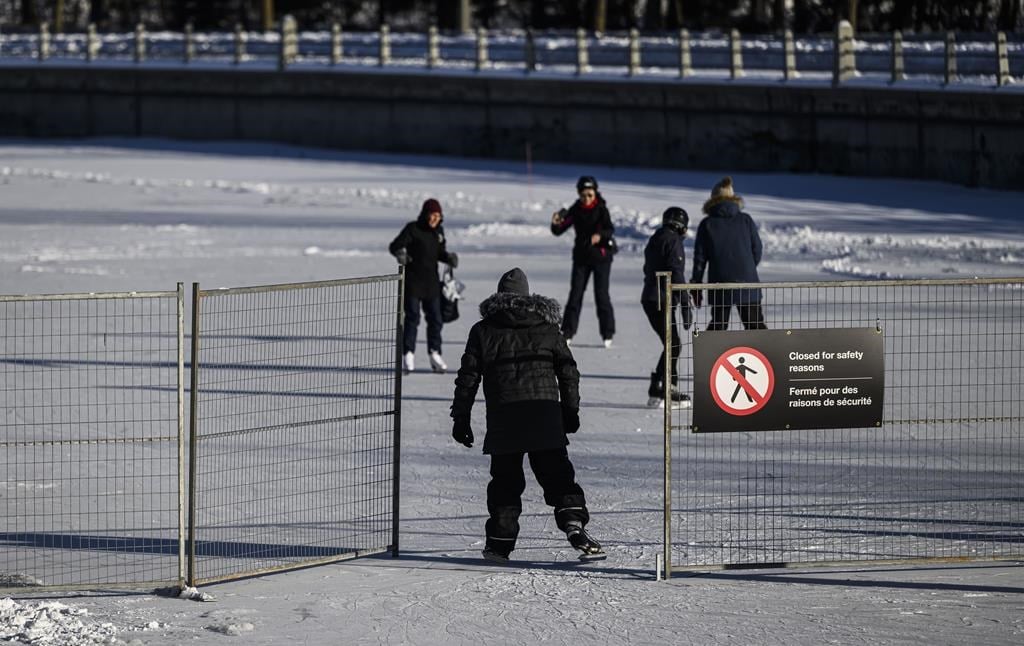 La patinoire du canal Rideau ferme ses portes quatre jours après son ouverture