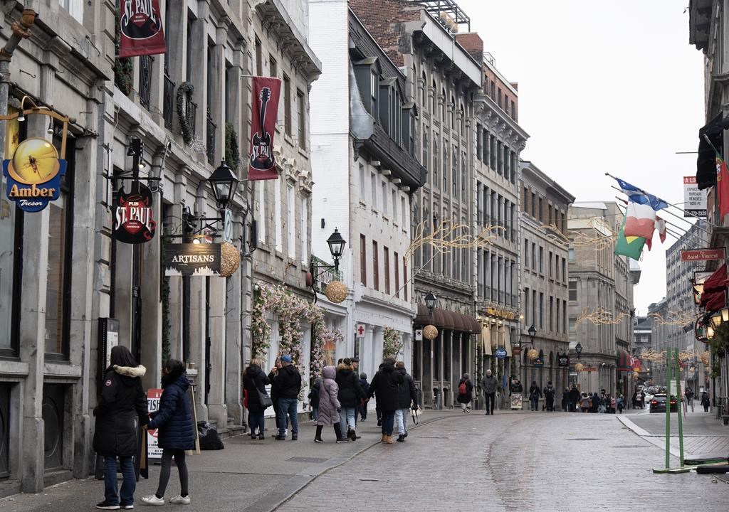 Le faux départ de l'hiver au Québec déçoit les touristes