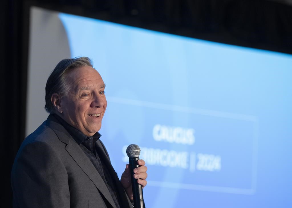 Controverse sur le financement de la CAQ: les invitations seraient révisées - Legault