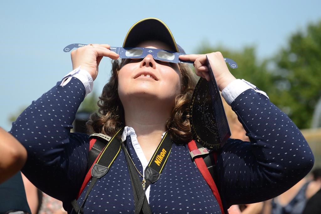 Éclipse solaire totale du 8 avril: des écoles interviendront pour protéger les élèves