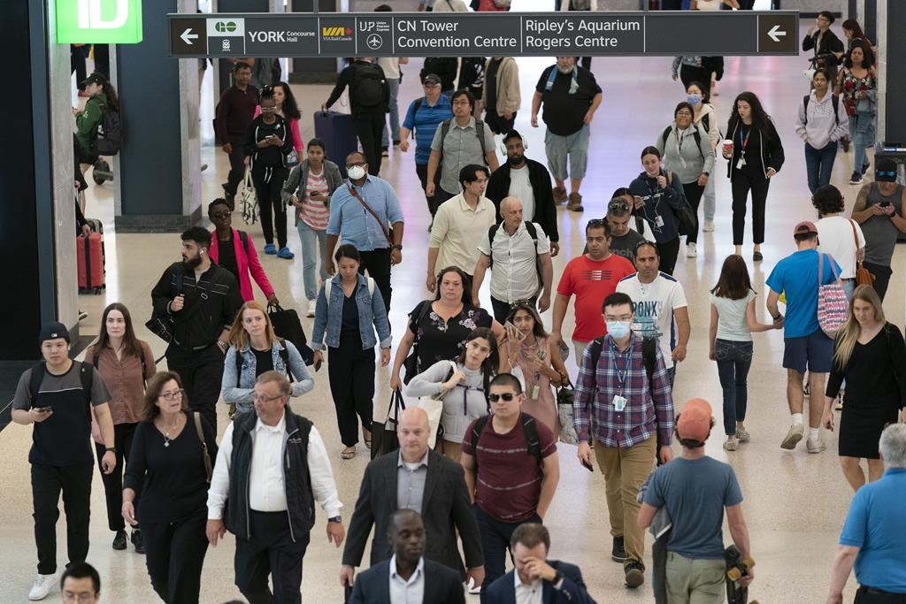 Examen de la CTT après qu'une bagarre crée de la congestion dans le métro de Toronto