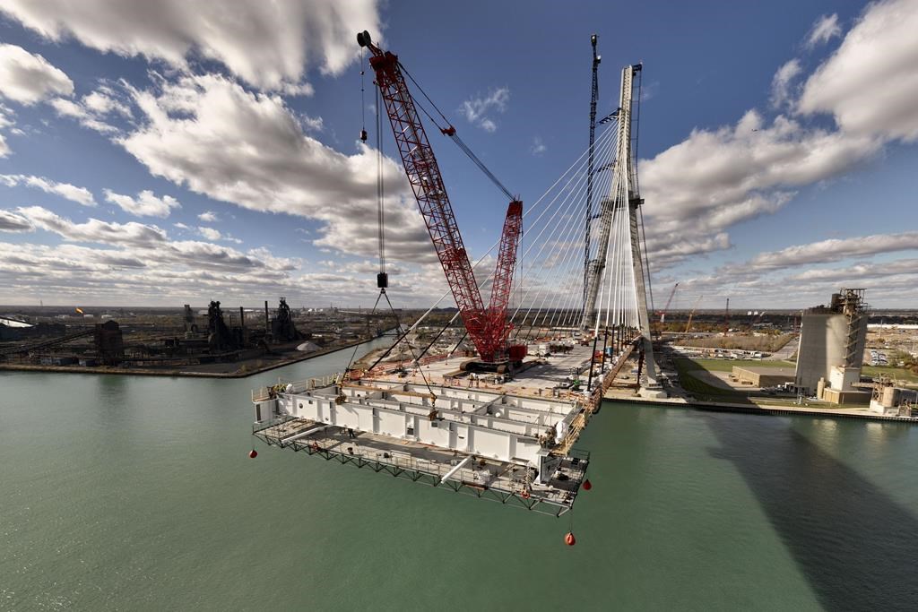Le nouveau pont reliant le Canada à Detroit n'ouvrira pas avant 2025
