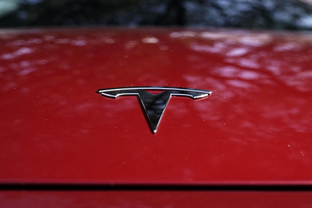 Tesla: rappel de centaines de milliers d'automobiles pour ennuis avec la caméra de recul