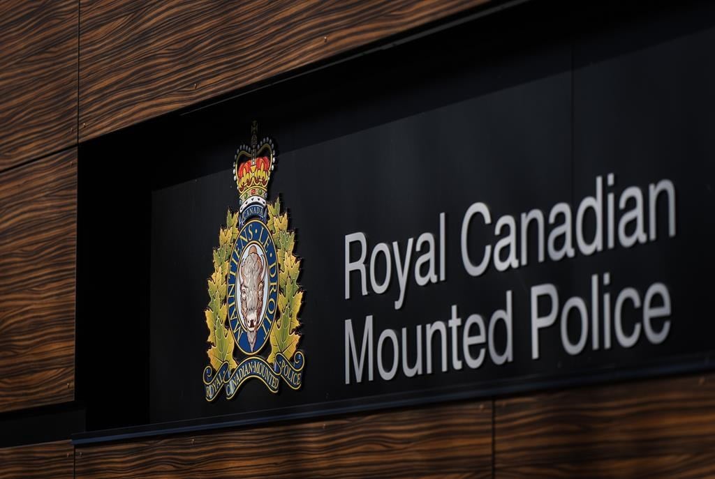 La GRC du Manitoba enquête sur cinq décès et détient un suspect