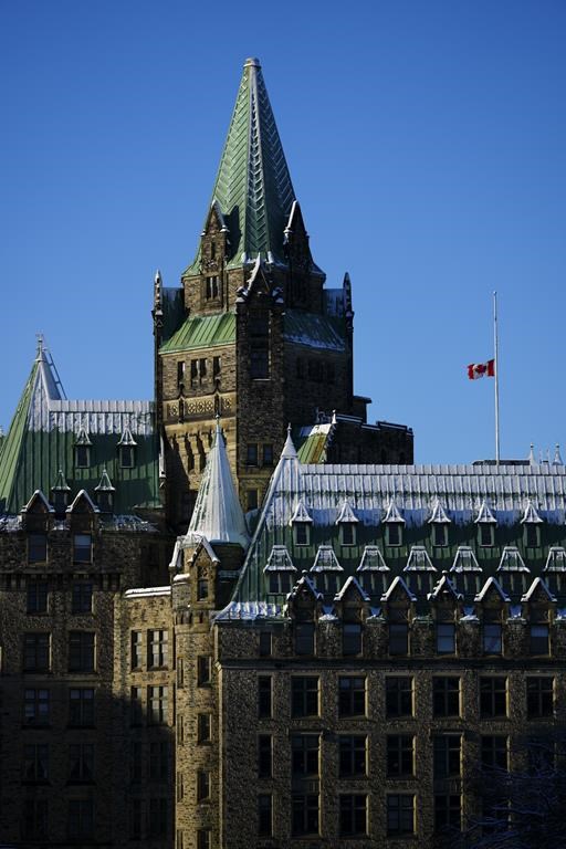 Erreurs judiciaires: les commissaires n'auront pas à être bilingues