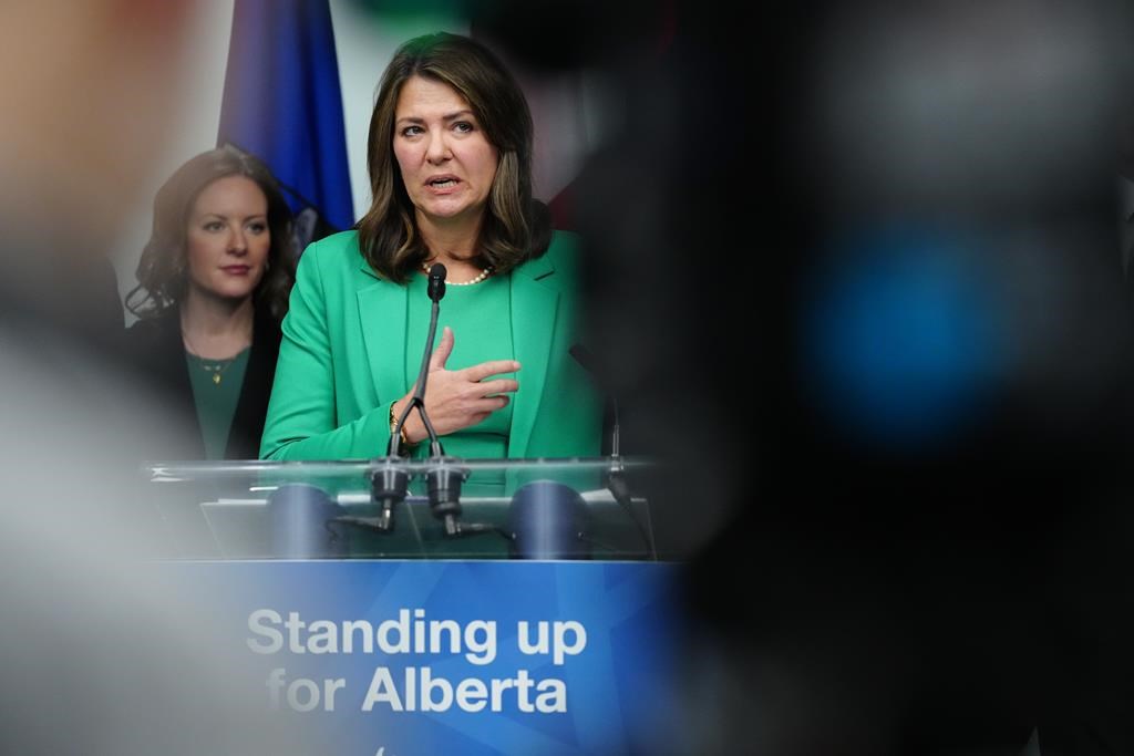 L'Alberta répond qu'elle ne tolèrera pas le plafond d'émissions de GES d'Ottawa