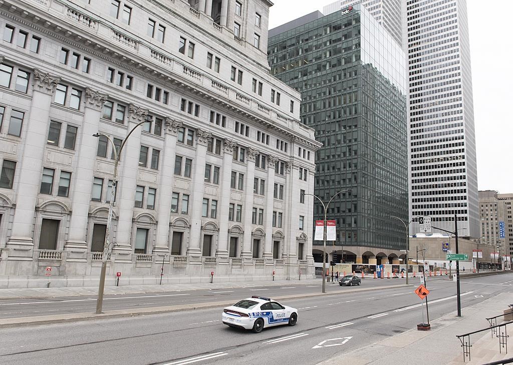 Montréal: cadavre d'un homme trouvé vendredi matin sur un trottoir du centre-ville