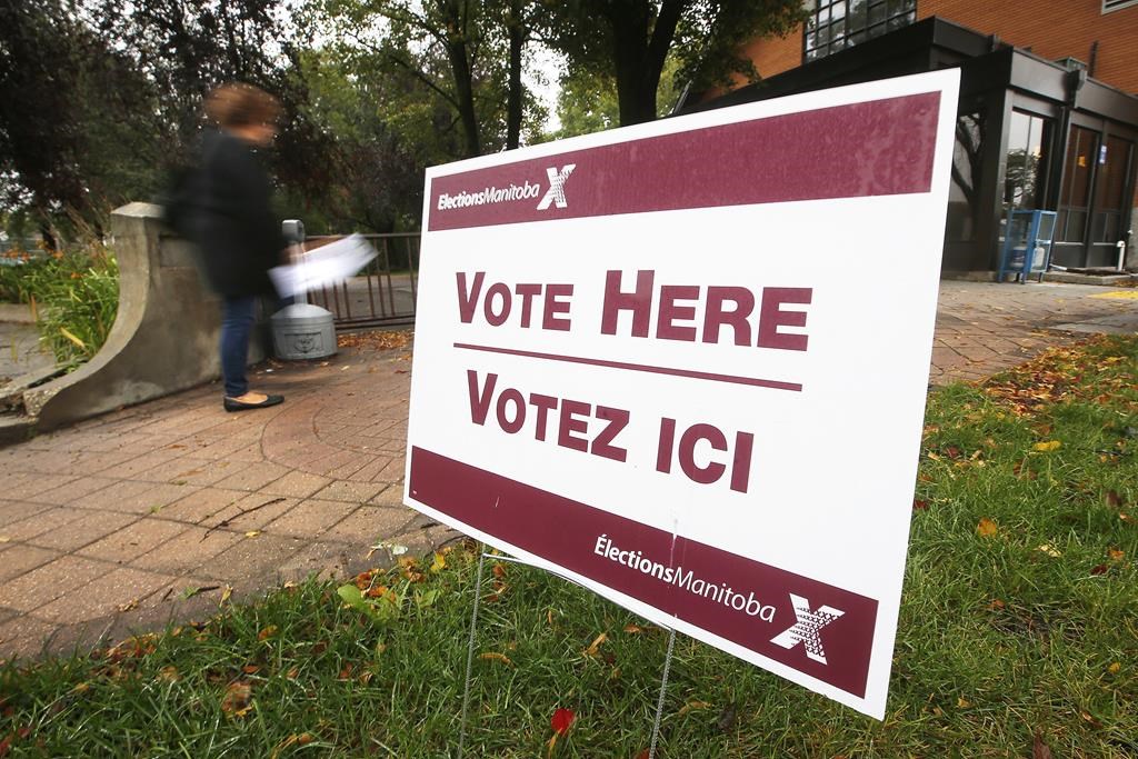Des aînés autochtones sont ébranlés par une sœur dans un bureau de vote au Manitoba