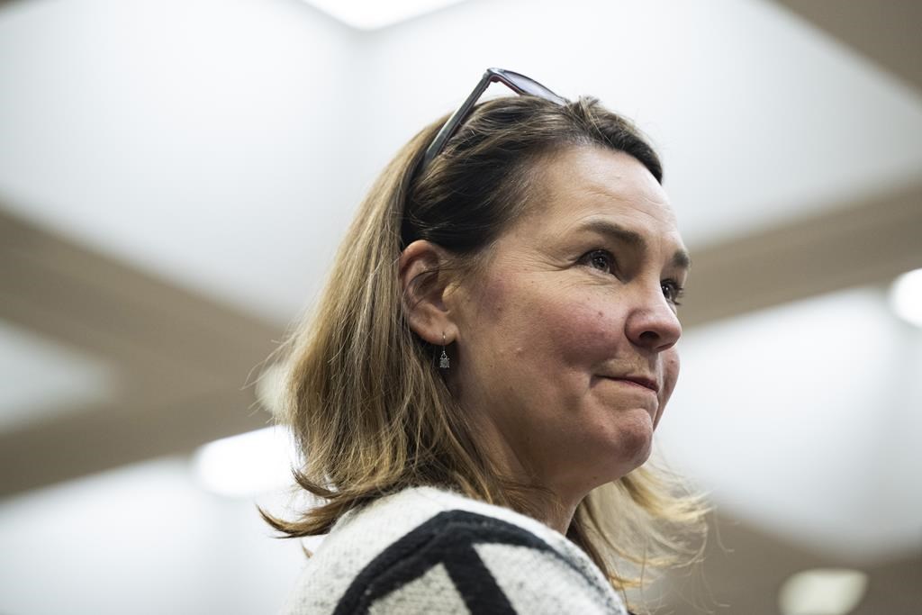 La Commissaire à l'information lance sa propre enquête sur ArriveCan