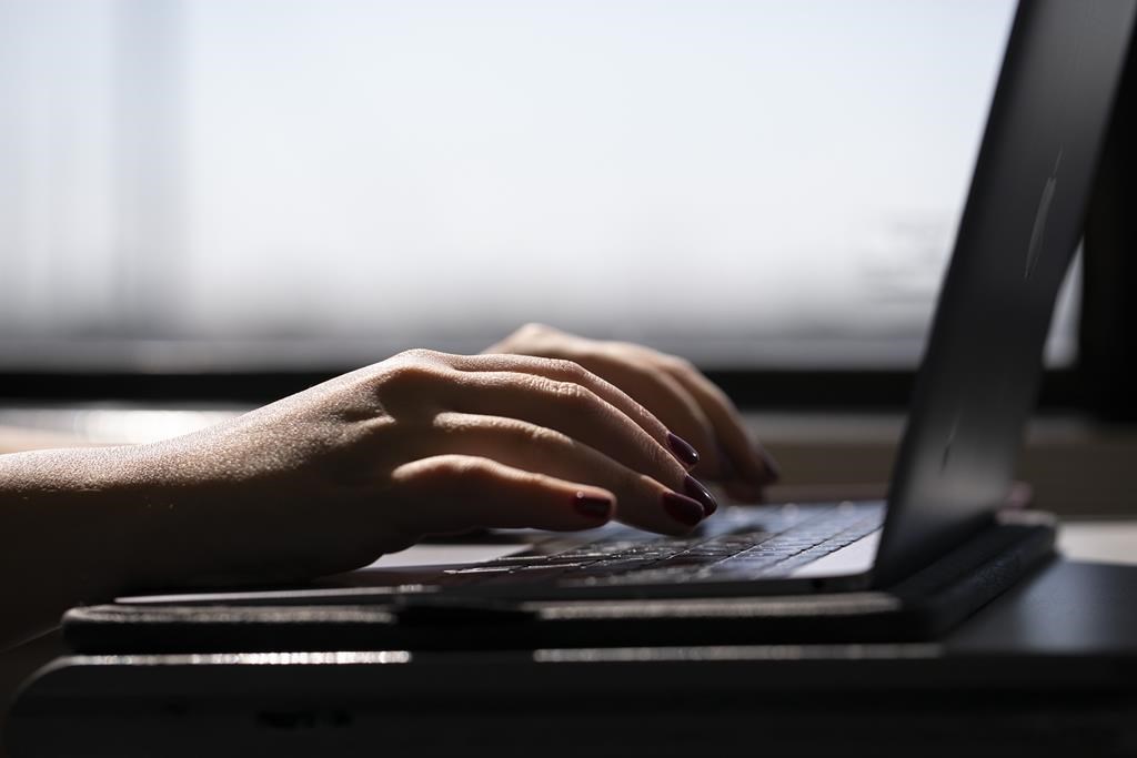 Étude de l'ISQ: plus de télétravail pour les hauts salariés et les femmes