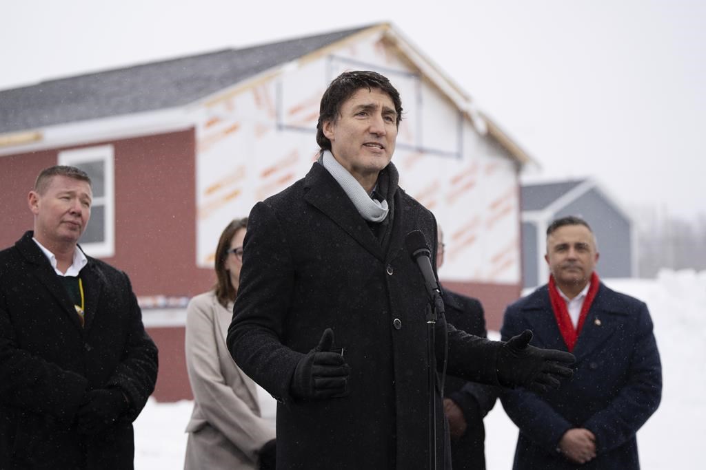 Trudeau annonce un financement pour la construction de logements au Cap-Breton