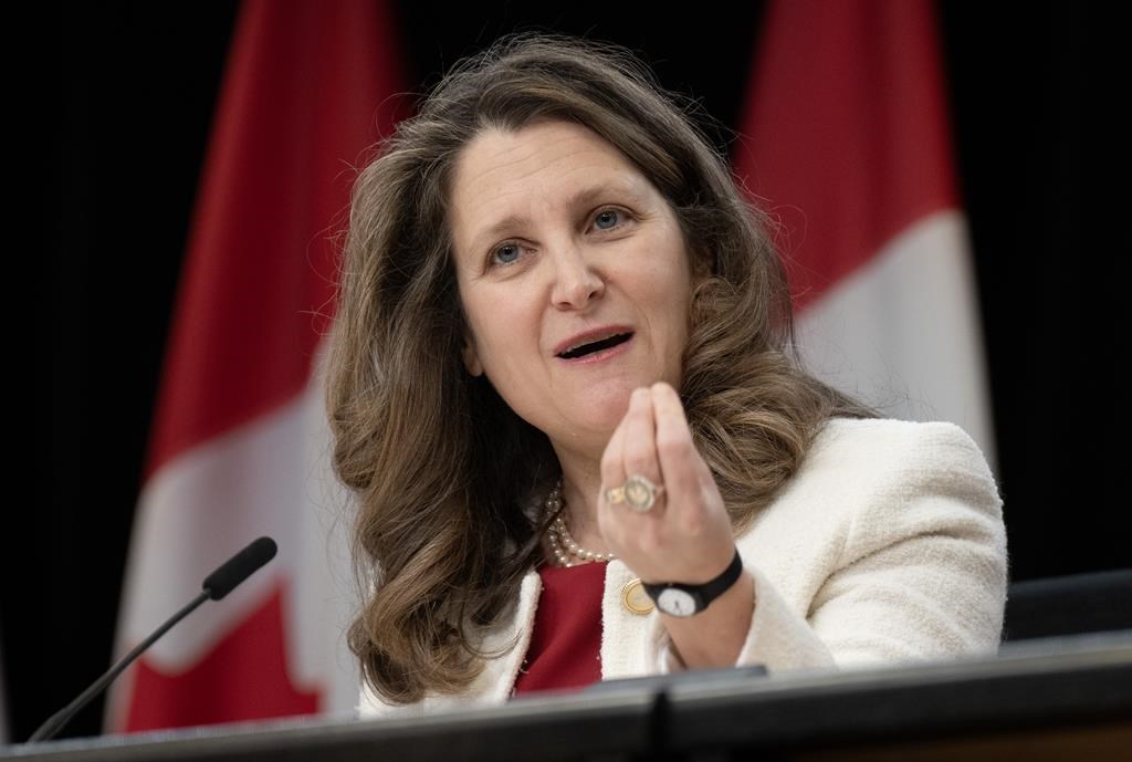 La ministre Chrystia Freeland annonce 199 M $ de plus pour le logement