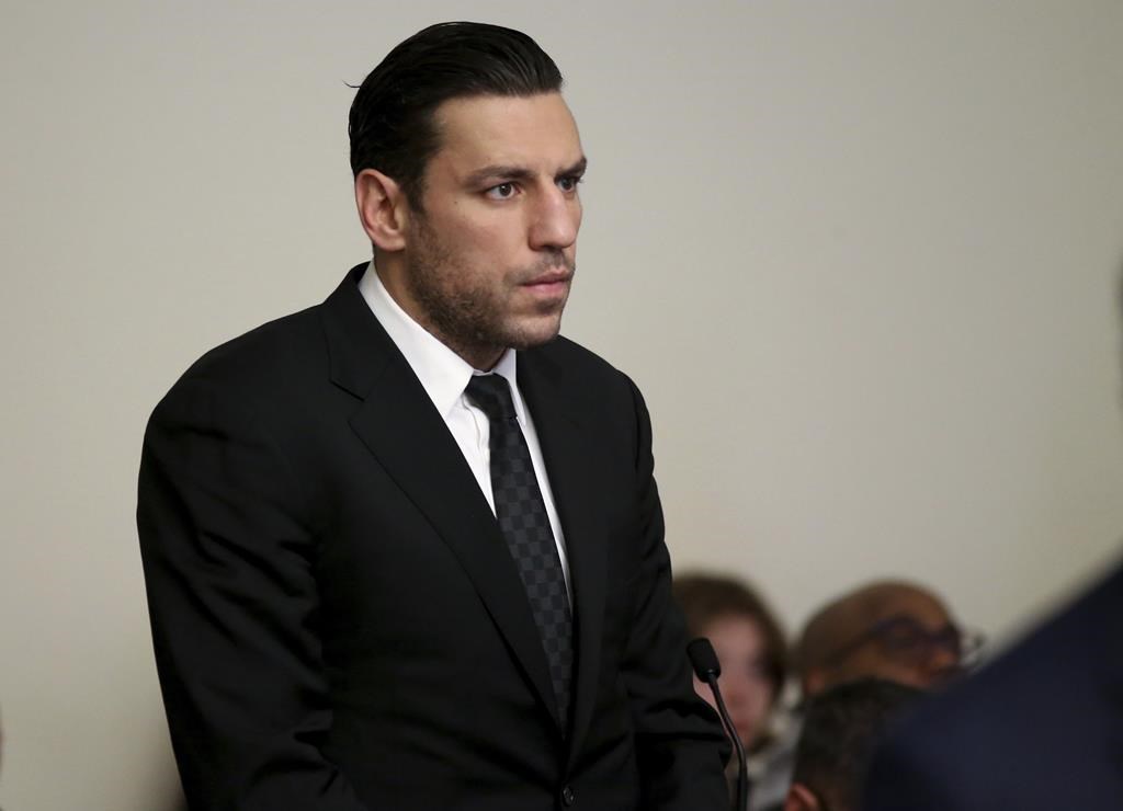 Les procureurs abandonnent l'accusation de violence conjugale contre Milan Lucic