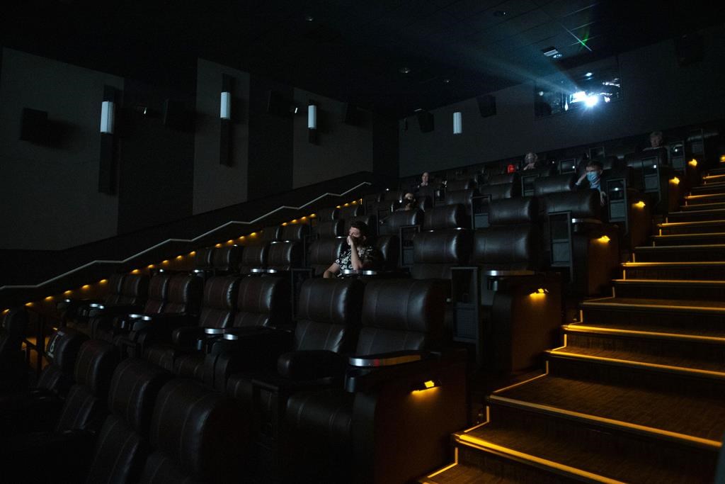La lutte pour obtenir des films indiens tourne à la violence