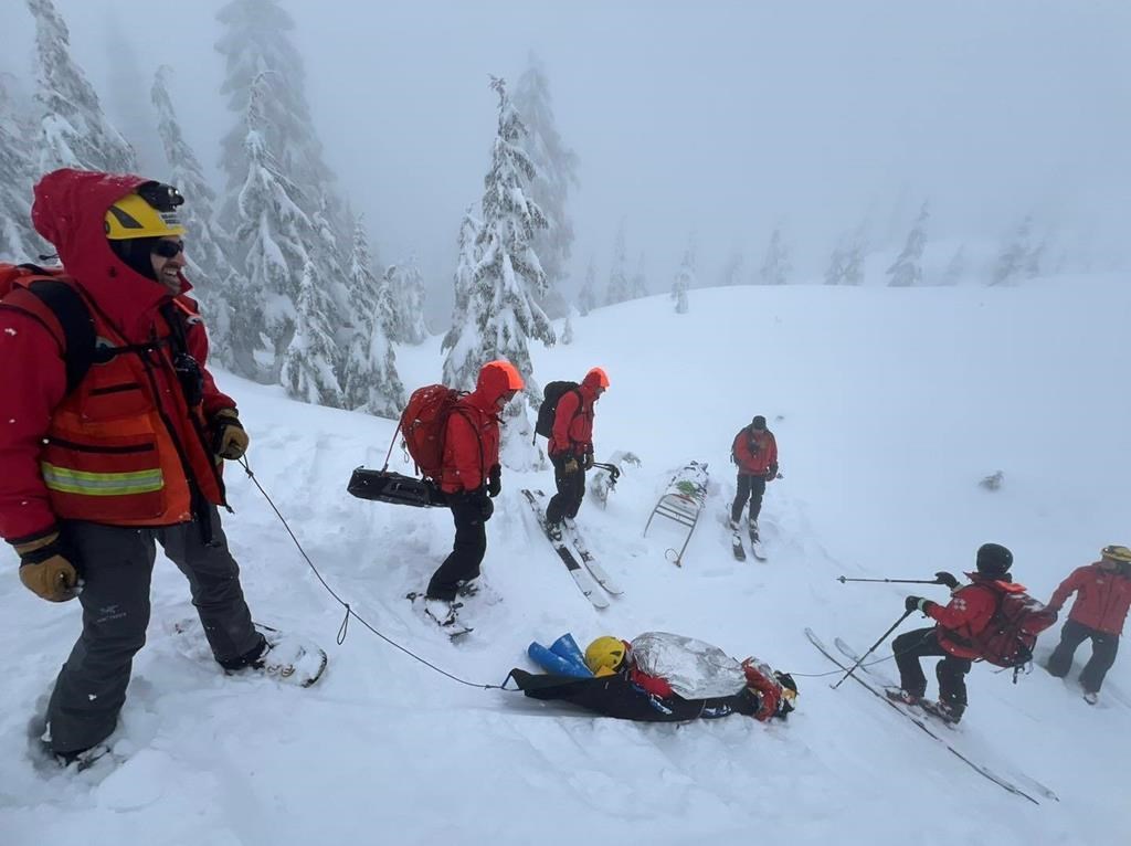 Une femme survit après avoir été ensevelie par une avalanche pendant 20 minutes