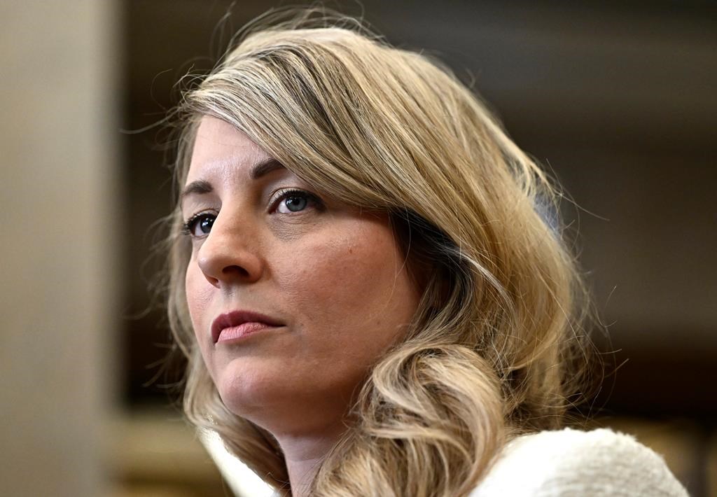 Le Canada impose de nouvelles sanctions à six fonctionnaires russes