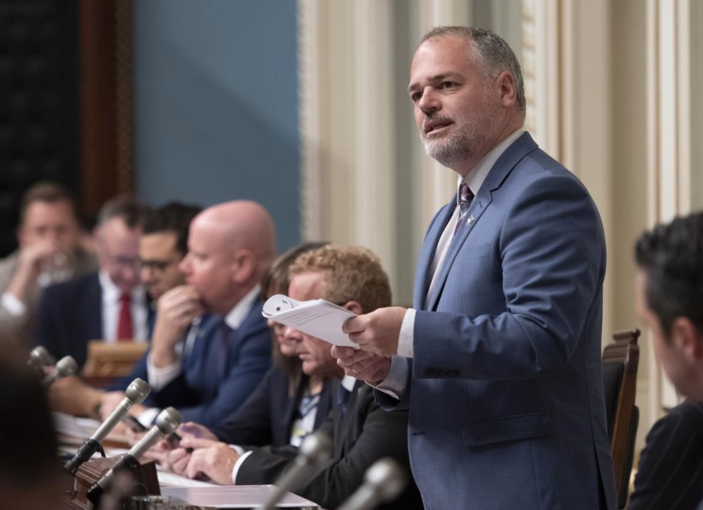 Projets d'infrastructures au Québec: «Oui, on doit s'améliorer», reconnaît Julien