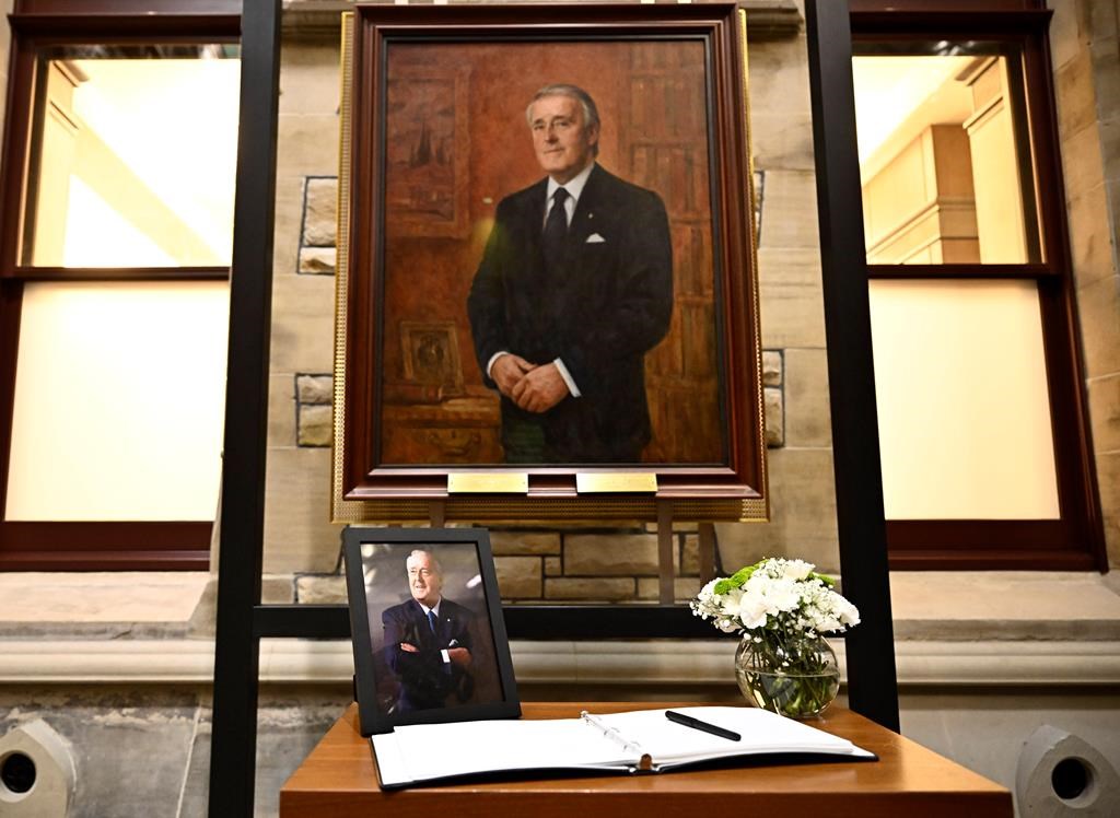 Les Canadiens peuvent rendre hommage à Brian Mulroney mardi et mercredi à Ottawa