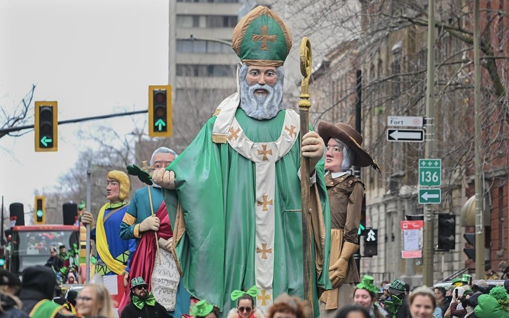 Des milliers de personnes ont participé à des défilés de la Saint-Patrick au pays