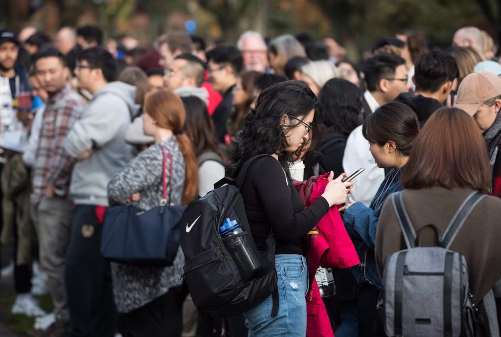 L'Ontario limitera l'usage des cellulaires en classe à partir de cet automne
