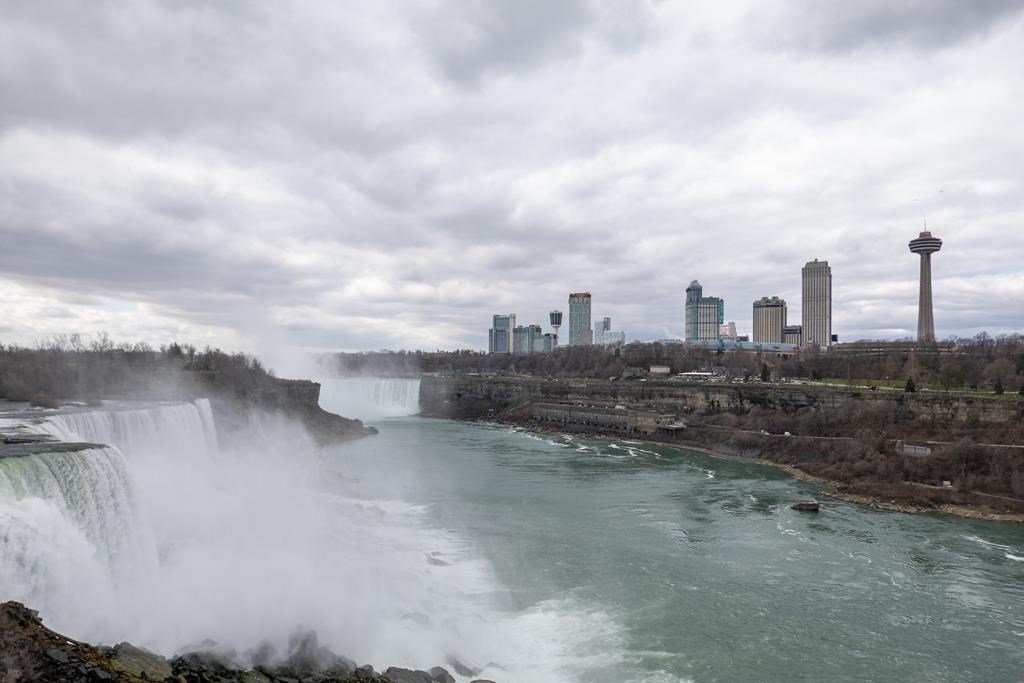 L'Ontario octroie 1 milliard $ pour les centrales hydroélectriques de Niagara Falls