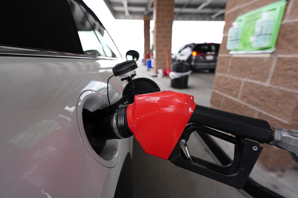 Le prix de l'essence a bondi à plusieurs endroits au pays jeudi