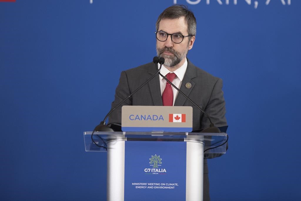 Sortie du charbon d'ici 10 ans: un accord historique, dit Steven Guilbeault