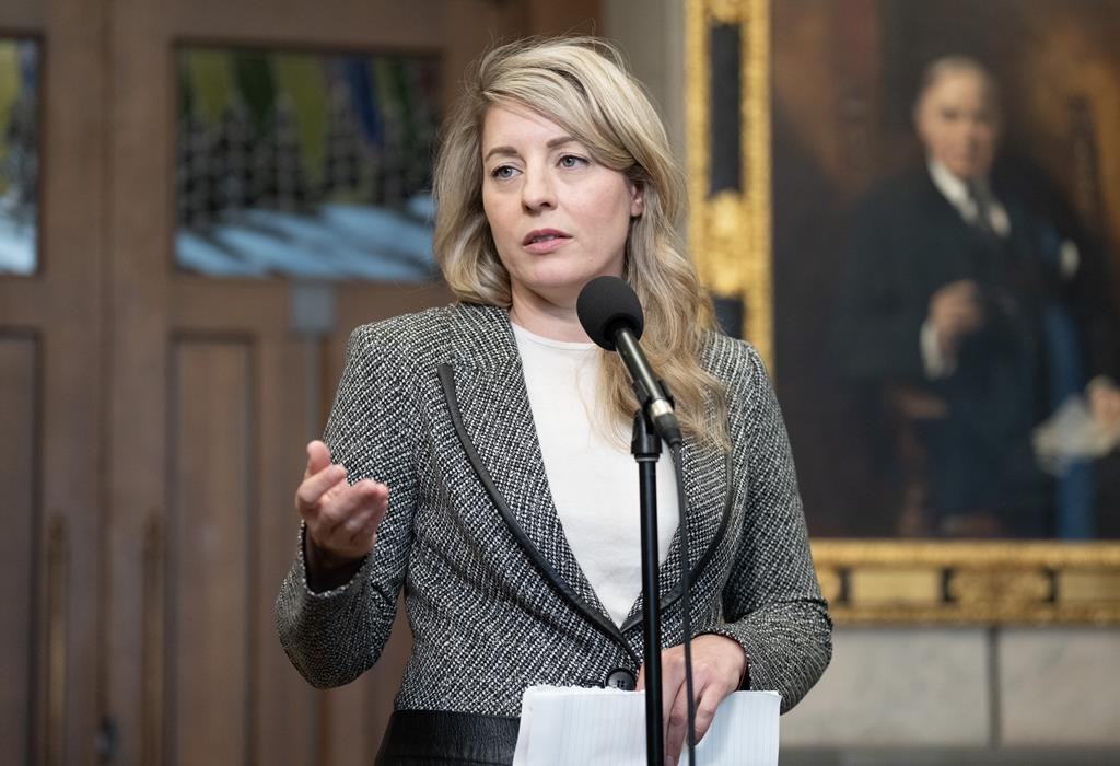 Joly soutient qu'elle a demandé à son homologue israélien de profiter de ses succès