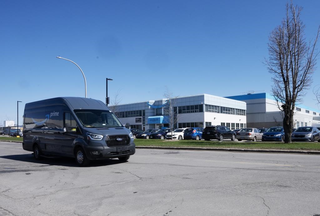 Les travailleurs de l'entrepôt d'Amazon à Laval sont maintenant syndiqués