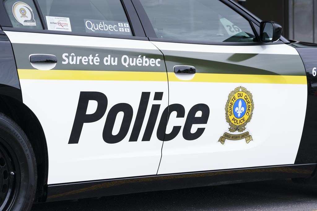 Un homme qui changeait un pneu a été percuté mortellement sur l'autoroute 15 à Laval