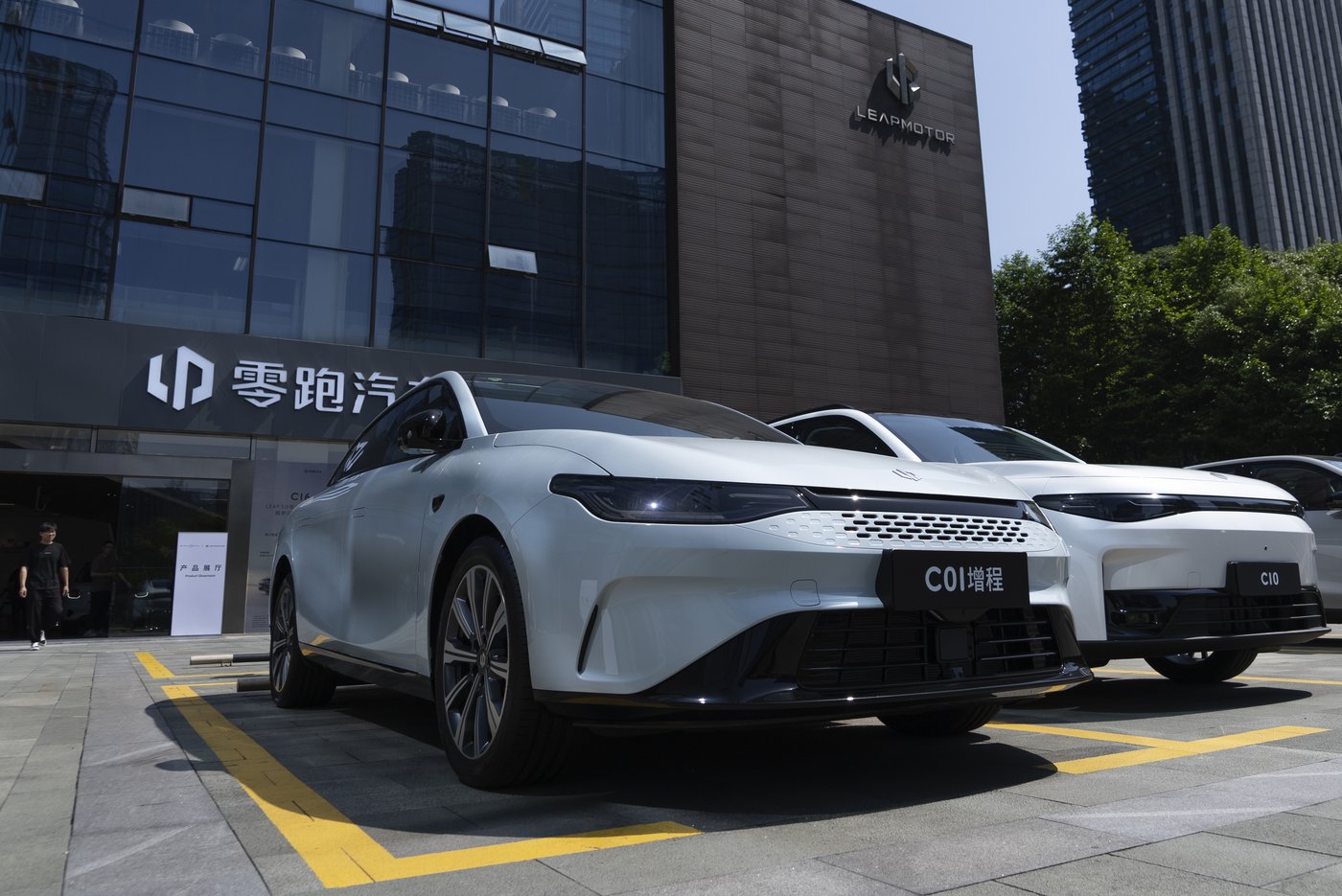 Le Canada envisage de taxer davantage les véhicules électriques importés de Chine