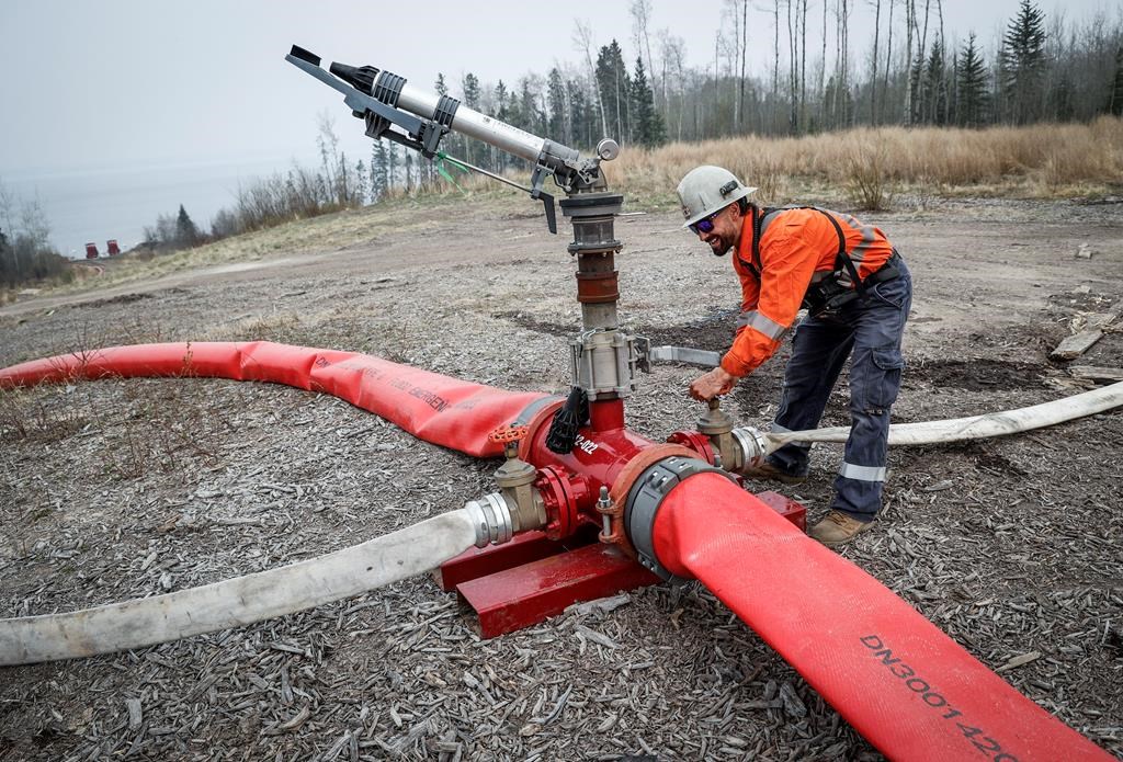 Le feu près de Fort McMurray ne progresse pas grâce à la pluie et au temps plus frais