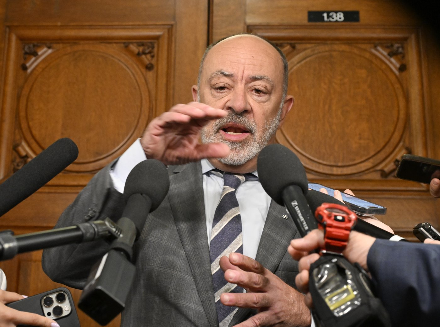 Santé Québec: Christian Dubé défend la rémunération quadruplée de Christiane Germain